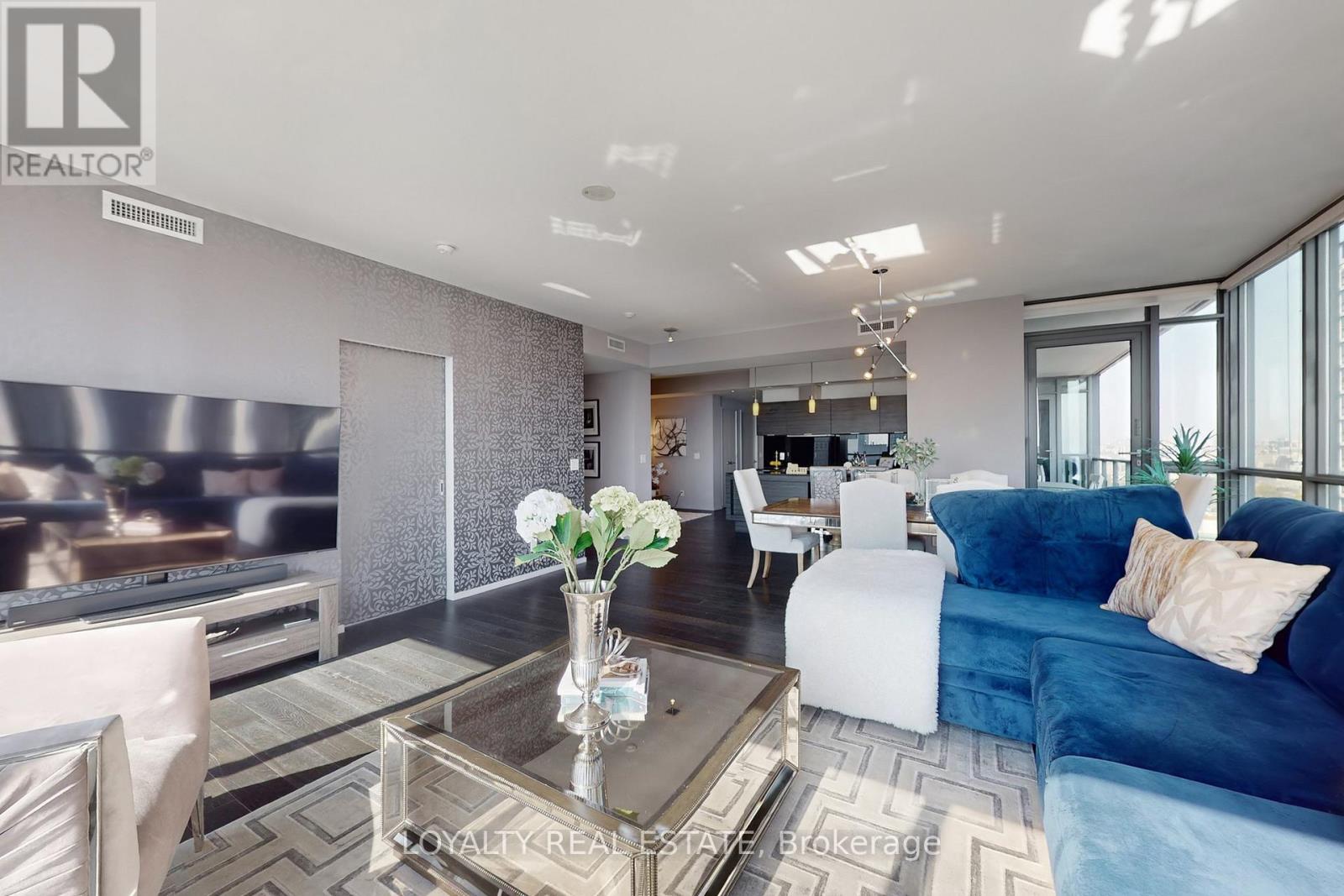 3305 - 8 Charlotte Street, Toronto, Ontario  M5V 0K4 - Photo 9 - C12832056