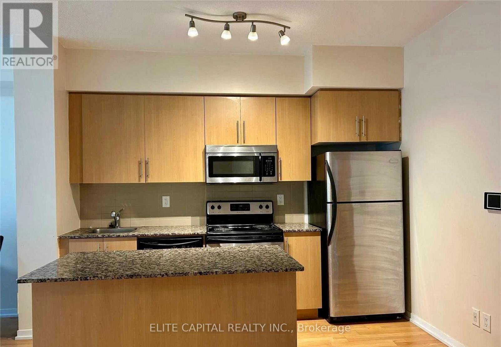 1708 - 55 Bremner Boulevard, Toronto, Ontario  M5J 0A6 - Photo 2 - C12832060