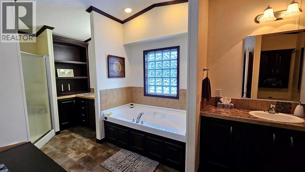 205 4 Street Nw, Sundre, Alberta  T0M 1X0 - Photo 35 - A2288444