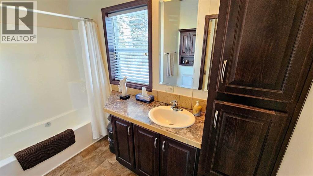 205 4 Street Nw, Sundre, Alberta  T0M 1X0 - Photo 43 - A2288444