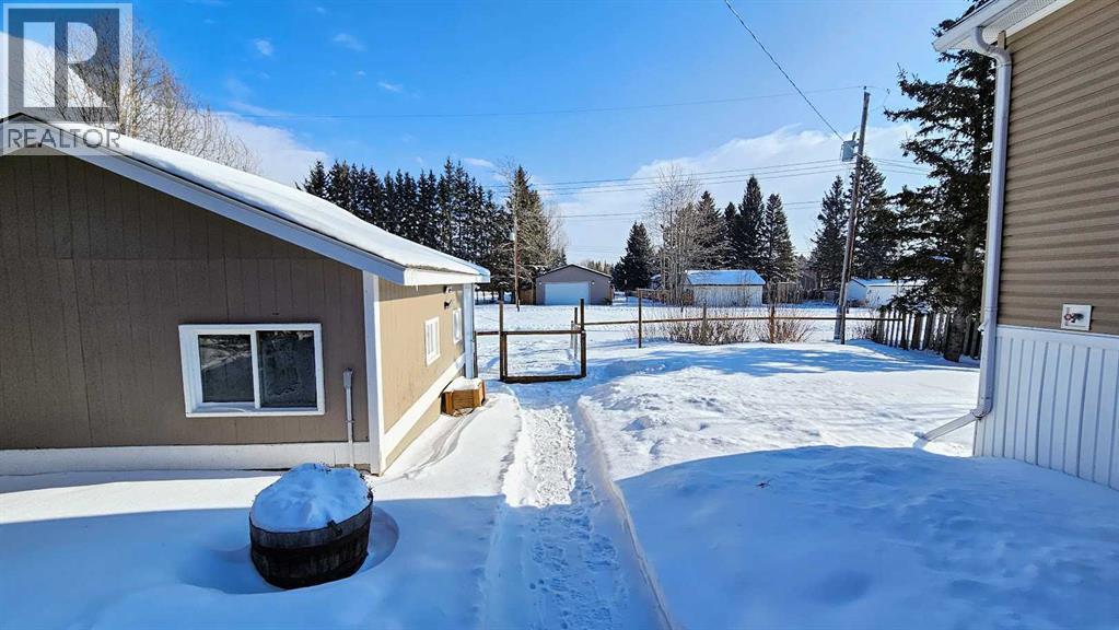 205 4 Street Nw, Sundre, Alberta  T0M 1X0 - Photo 8 - A2288444