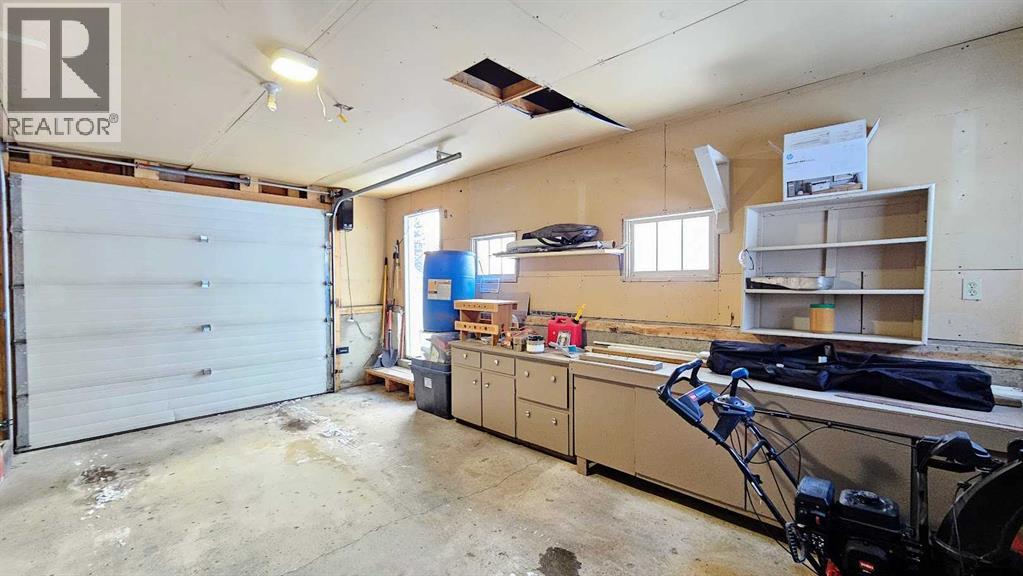 205 4 Street Nw, Sundre, Alberta  T0M 1X0 - Photo 13 - A2288444