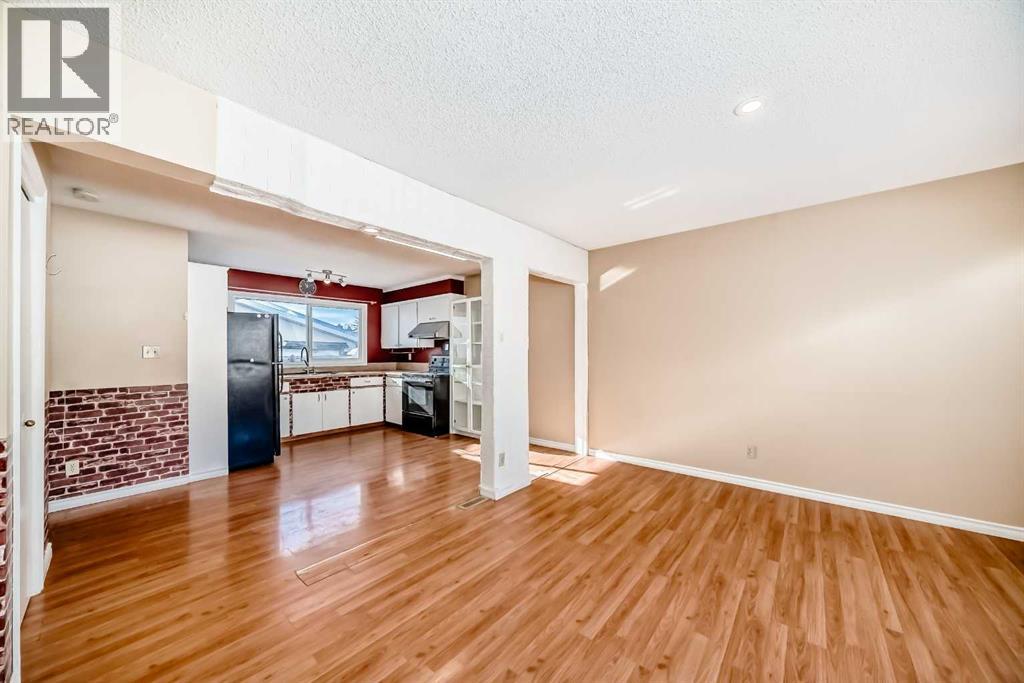 172 Pinehill Road Ne, Calgary, Alberta  T1Y 2C4 - Photo 4 - A2287889