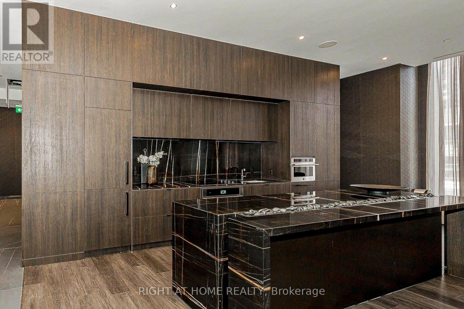 3808 - 11 Yorkville Avenue, Toronto, Ontario  M4W 0B7 - Photo 40 - C12832036