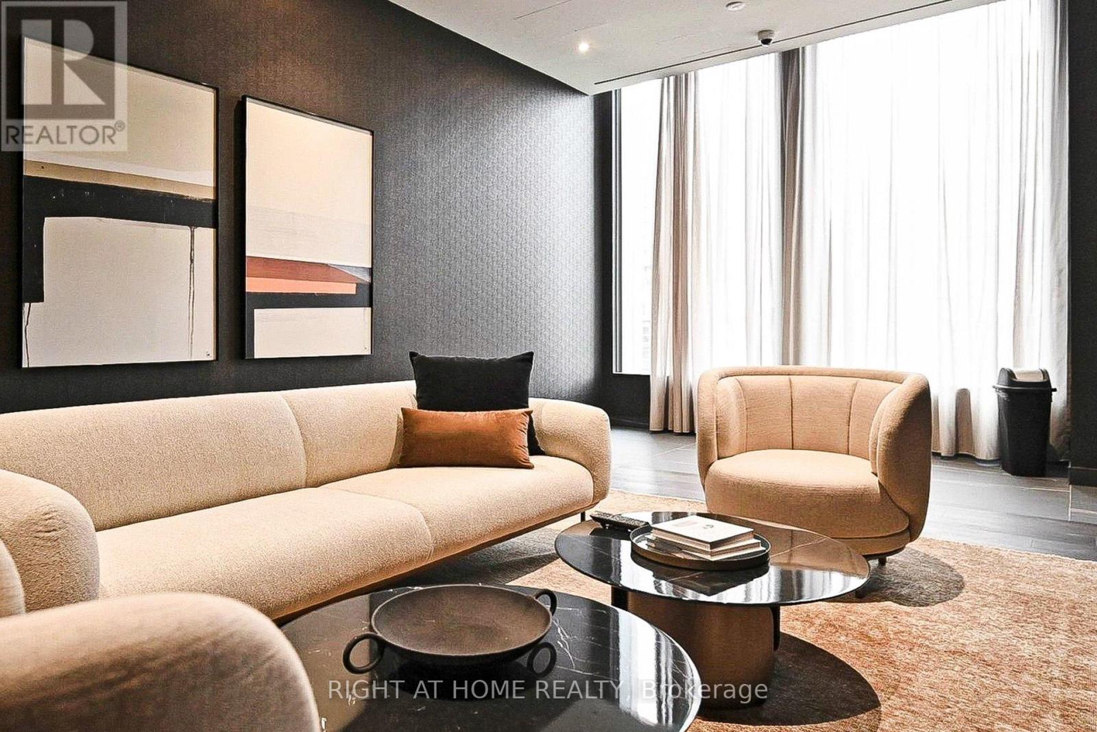 3808 - 11 Yorkville Avenue, Toronto, Ontario  M4W 0B7 - Photo 38 - C12832036