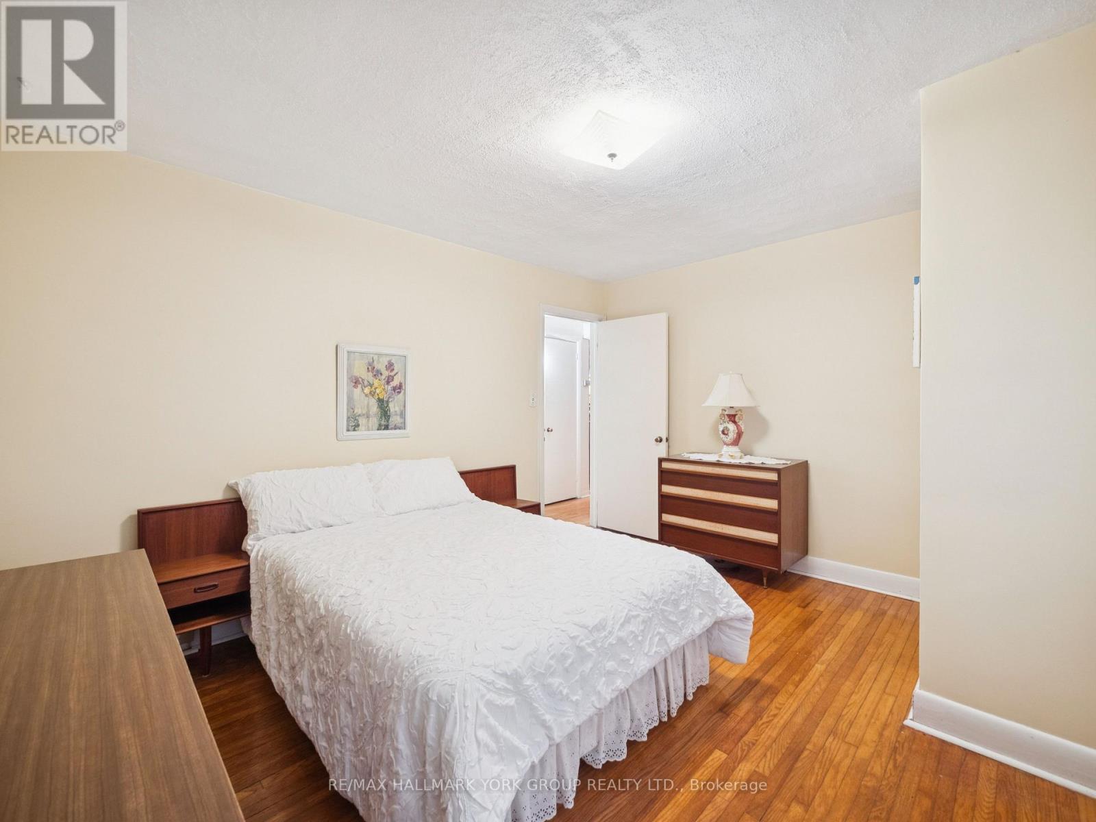 60 Charles Street, King, Ontario  L7B 1J7 - Photo 11 - N12831224