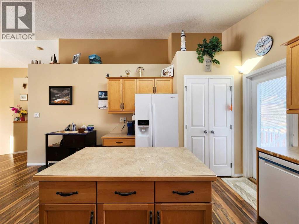 52 Squamish Crescent W, Lethbridge, Alberta  T1J 7Y9 - Photo 10 - A2288675