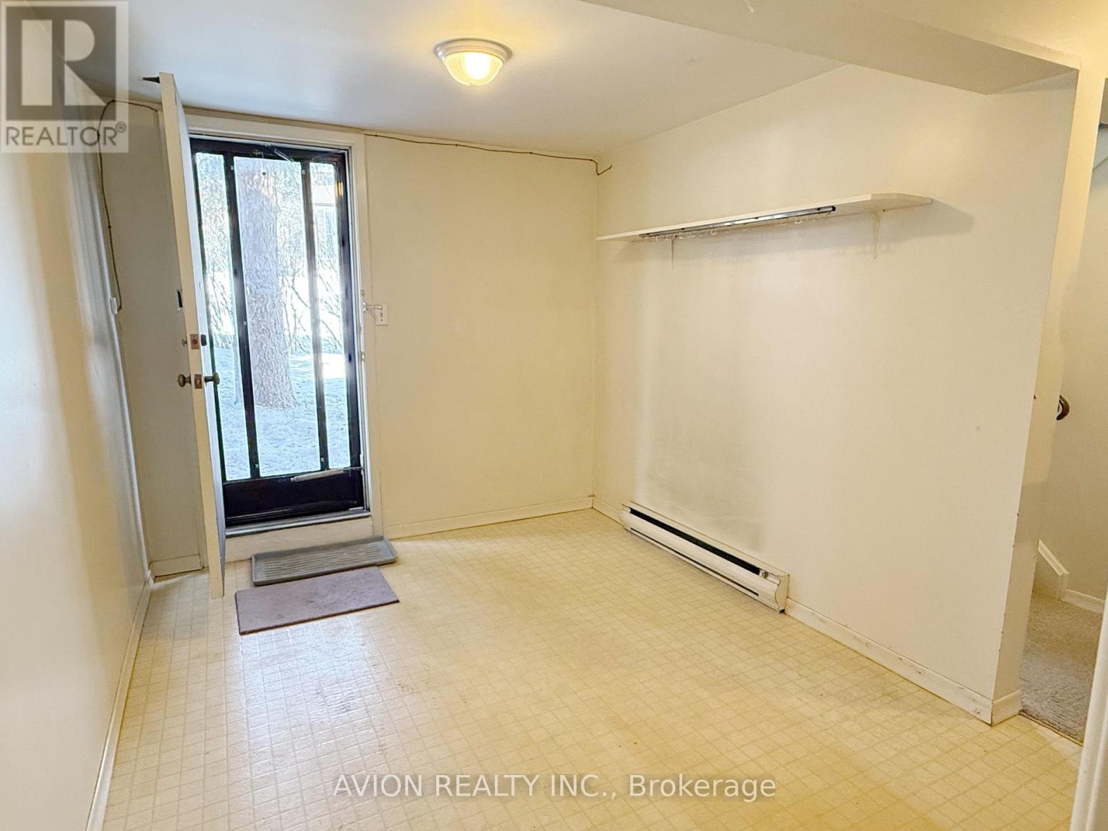 81 Clancy Drive, Toronto, Ontario  M2J 2V7 - Photo 4 - C12832072