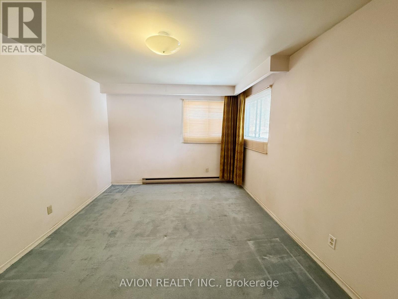 81 Clancy Drive, Toronto, Ontario  M2J 2V7 - Photo 5 - C12832072