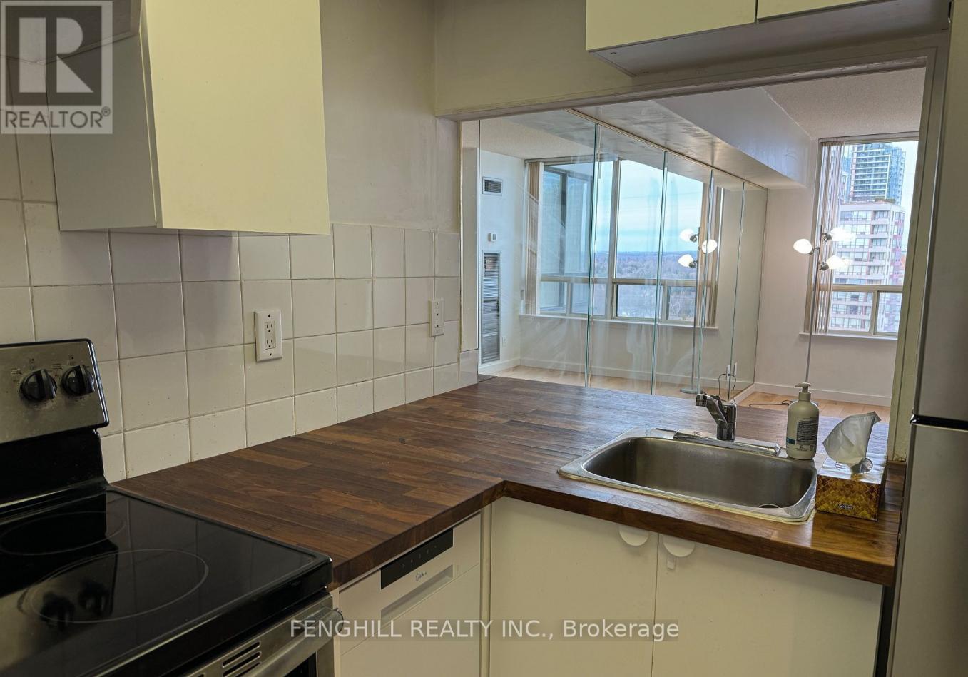 1208 - 7 Bishop Avenue, Toronto, Ontario  M2M 4J4 - Photo 2 - C12832088