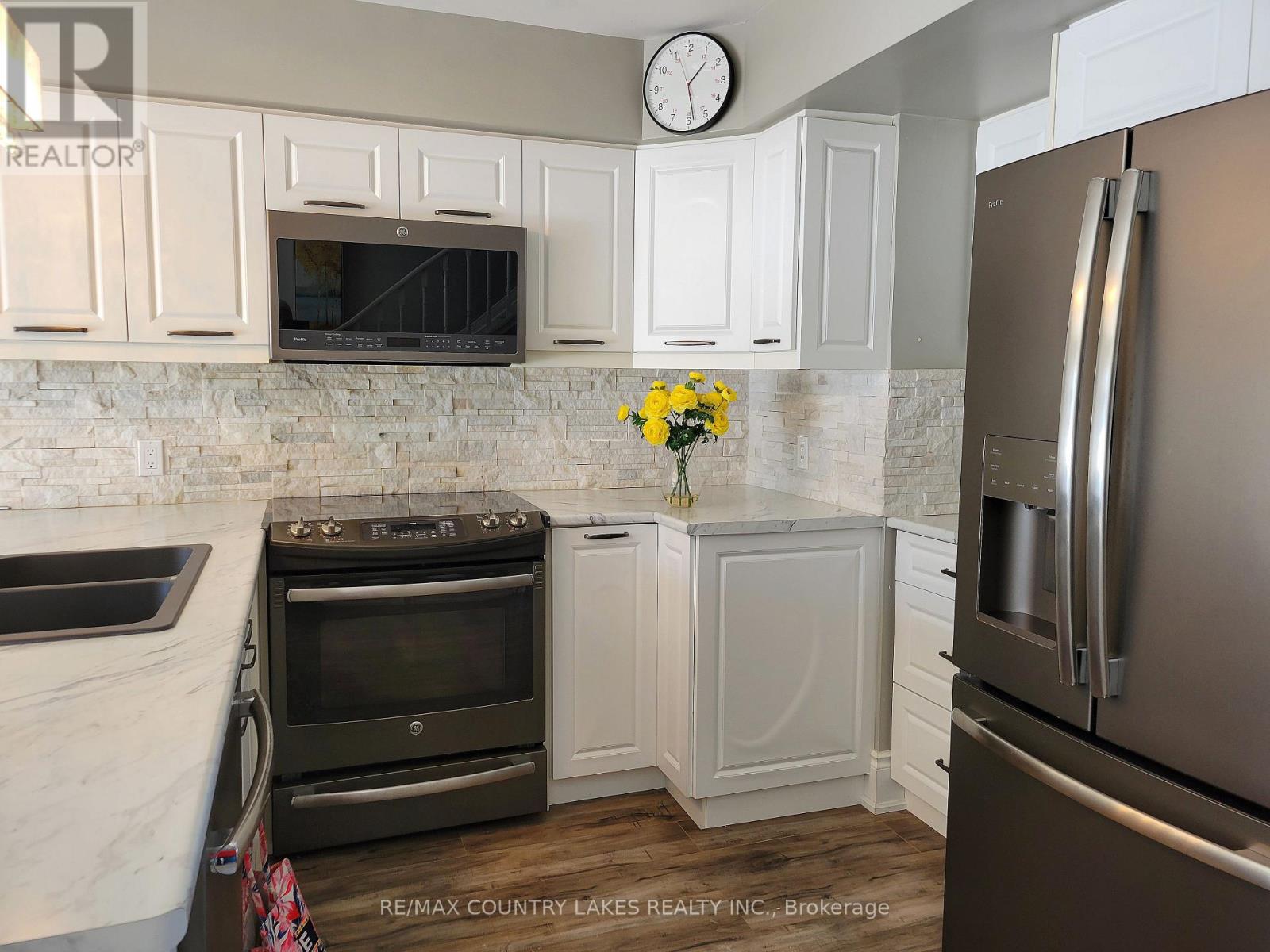 35 - 21 Laguna Parkway, Ramara, Ontario  L0K 1B0 - Photo 11 - S12830846