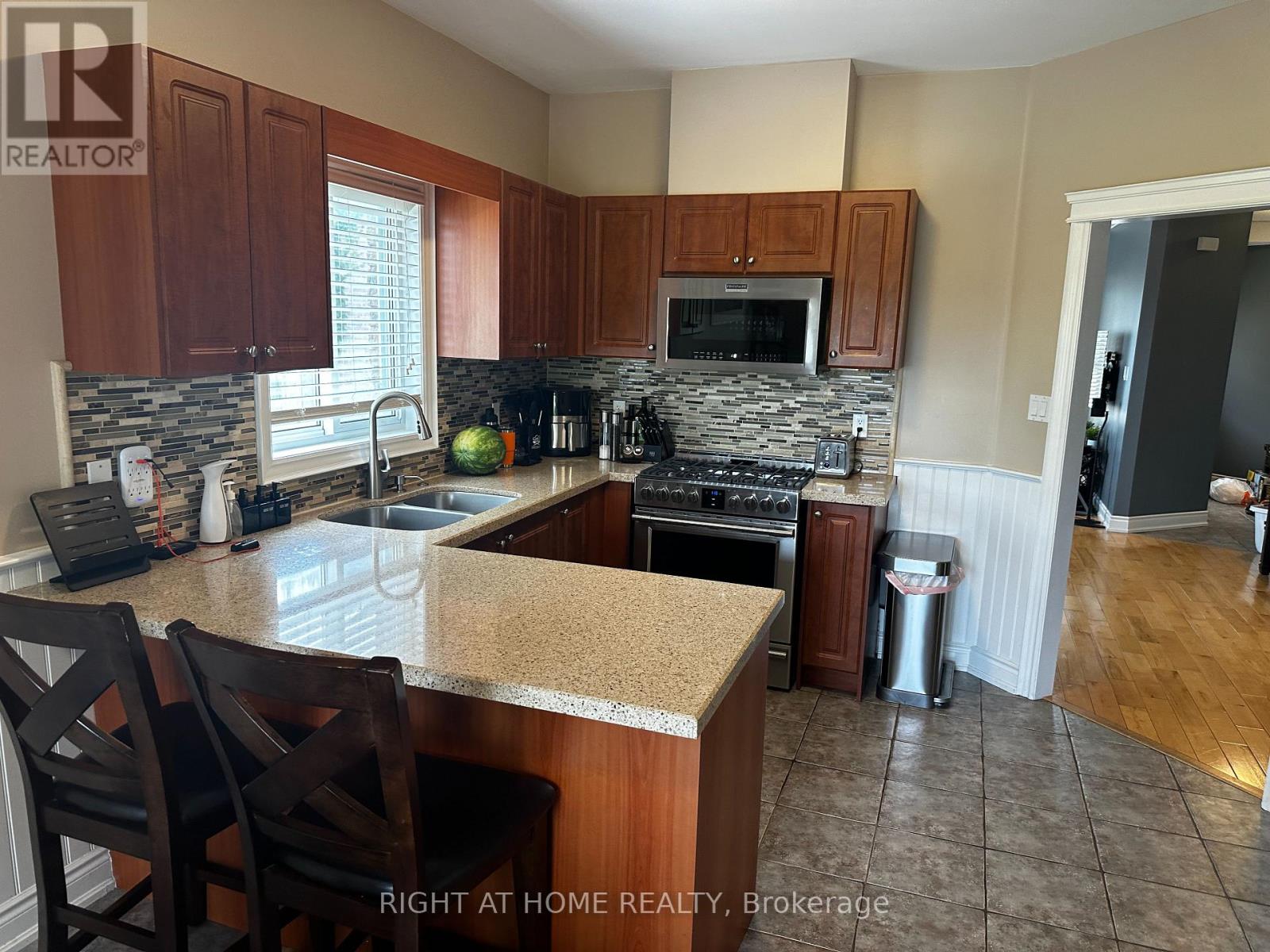 109 Livia Herman Way, Barrie (East Bayfield), Ontario  L4M 7K5 - Photo 7 - S12832076