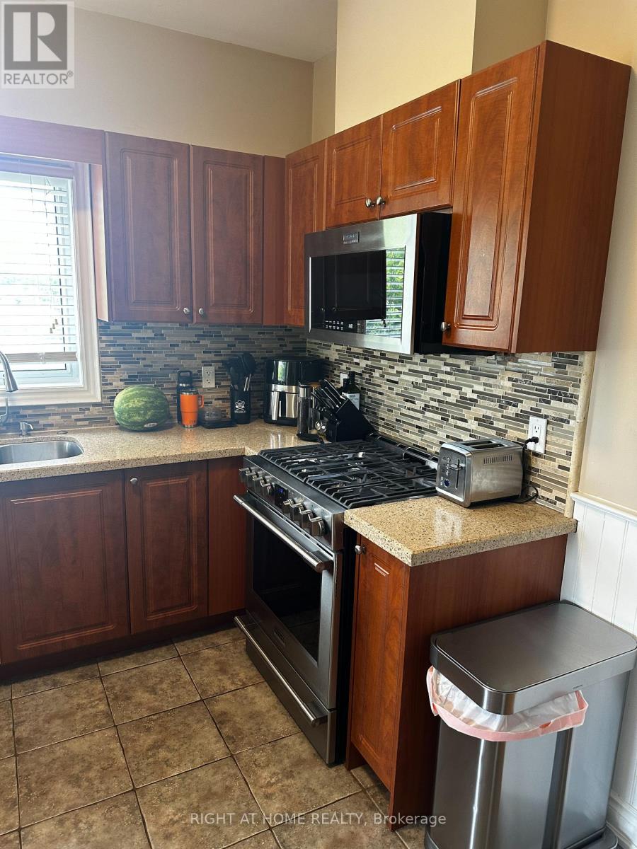 109 Livia Herman Way, Barrie (East Bayfield), Ontario  L4M 7K5 - Photo 8 - S12832076