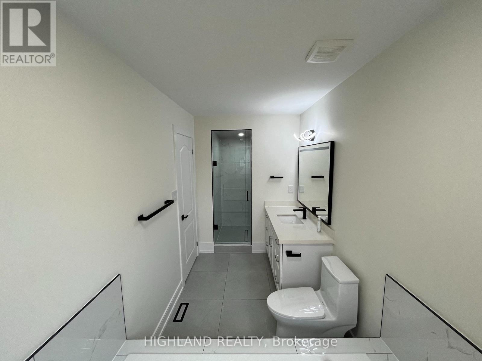 916 Golden Farmer Way, Mississauga, Ontario  L5W 1B4 - Photo 12 - W12832094