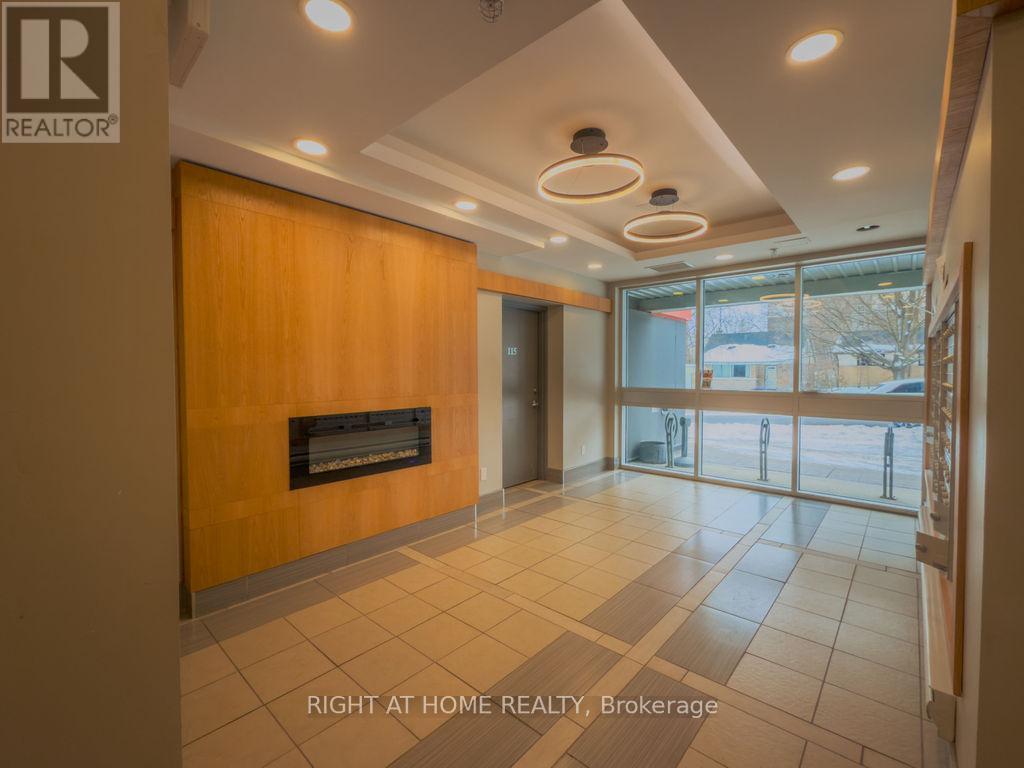 121 - 258a Sunview Street, Waterloo, Ontario  N2L 0H6 - Photo 2 - X12832078