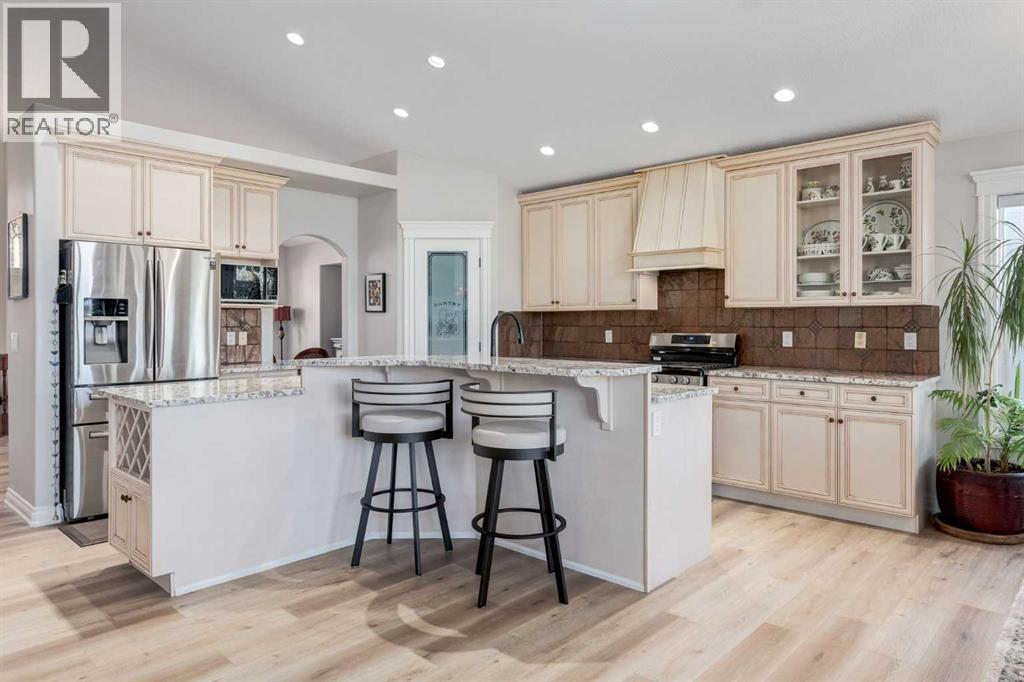 79 Discovery Ridge Park Sw, Calgary, Alberta T3H 5G4 - Photo 5 - A2282480