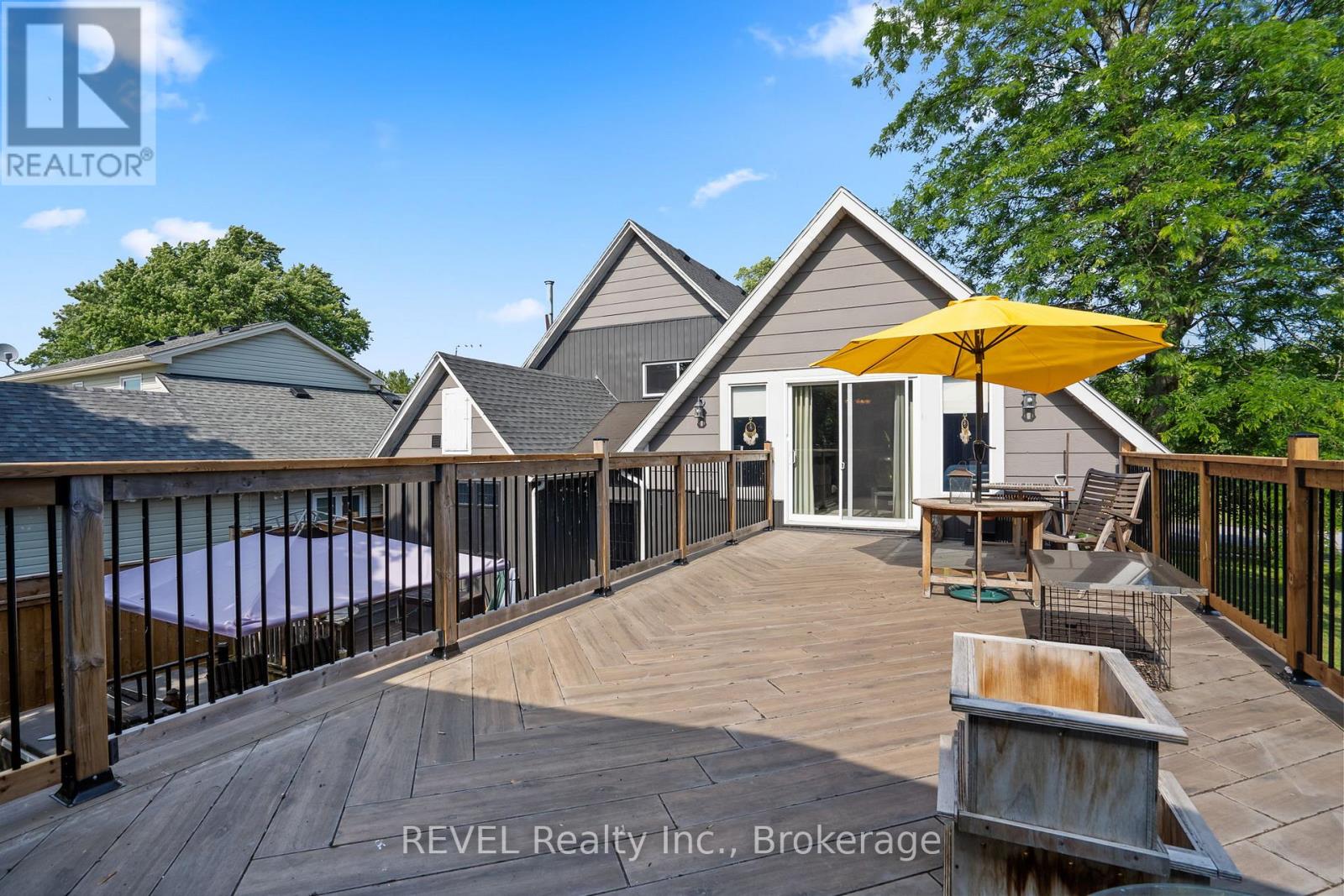 335 Helena Street, Fort Erie, Ontario  L2A 4J7 - Photo 18 - X12832112