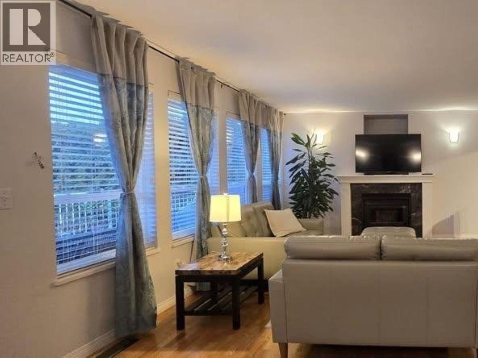 Ground Level House-1265 Fletcher Way, Port Coquitlam, British Columbia  V3C 6B5 - Photo 5 - R3092632