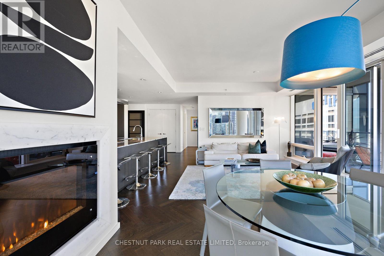 3006 - 180 University Avenue, Toronto, Ontario  M5H 0A2 - Photo 11 - C12832110