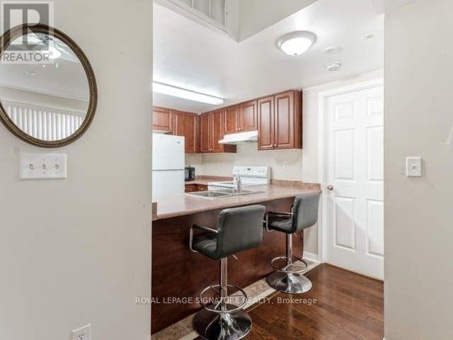 2033 - 3025 Finch Avenue W, Toronto, Ontario  M9M 0A2 - Photo 4 - W12832116