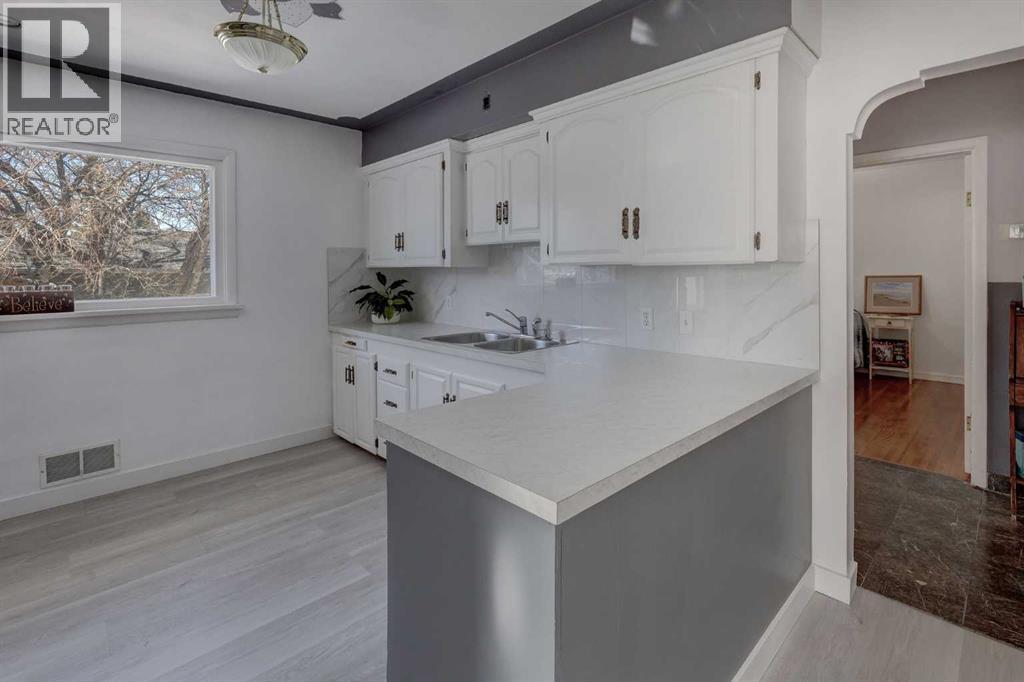 1307 Windsor Street Nw, Calgary, Alberta  T2N 3X2 - Photo 8 - A2289667