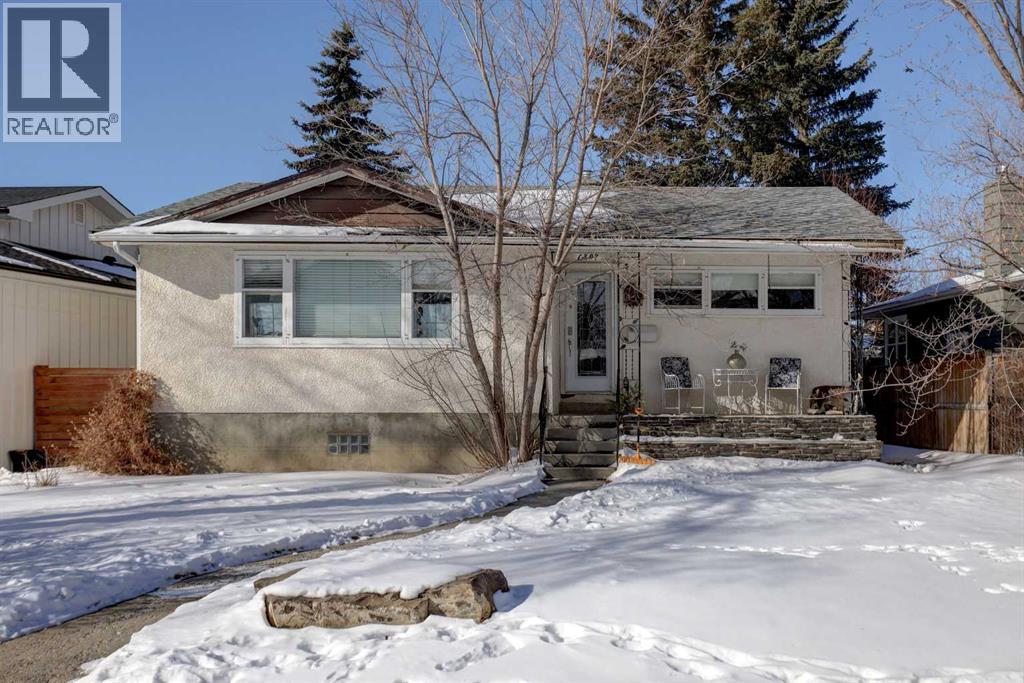 1307 Windsor Street Nw, Calgary, Alberta  T2N 3X2 - Photo 2 - A2289667