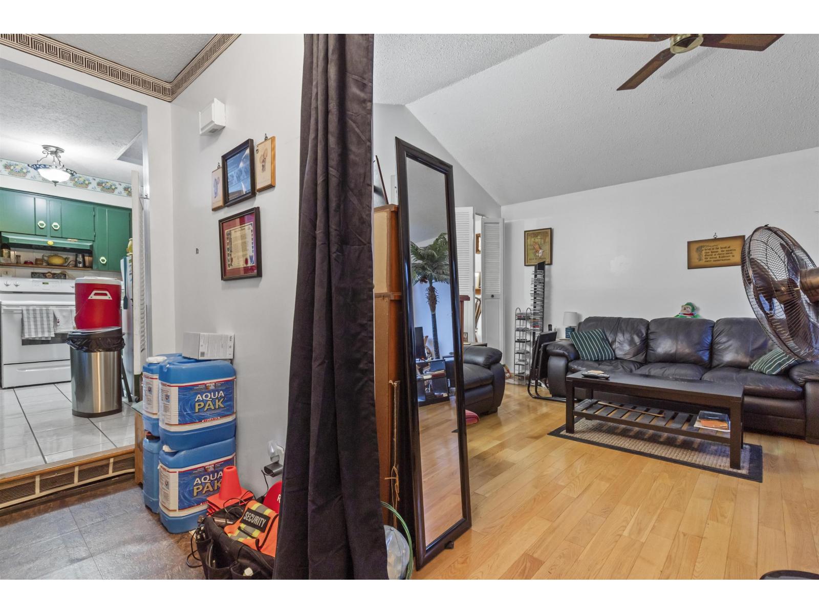 33132 Myrtle Avenue, Mission, British Columbia  V2V 5W1 - Photo 15 - R3079107