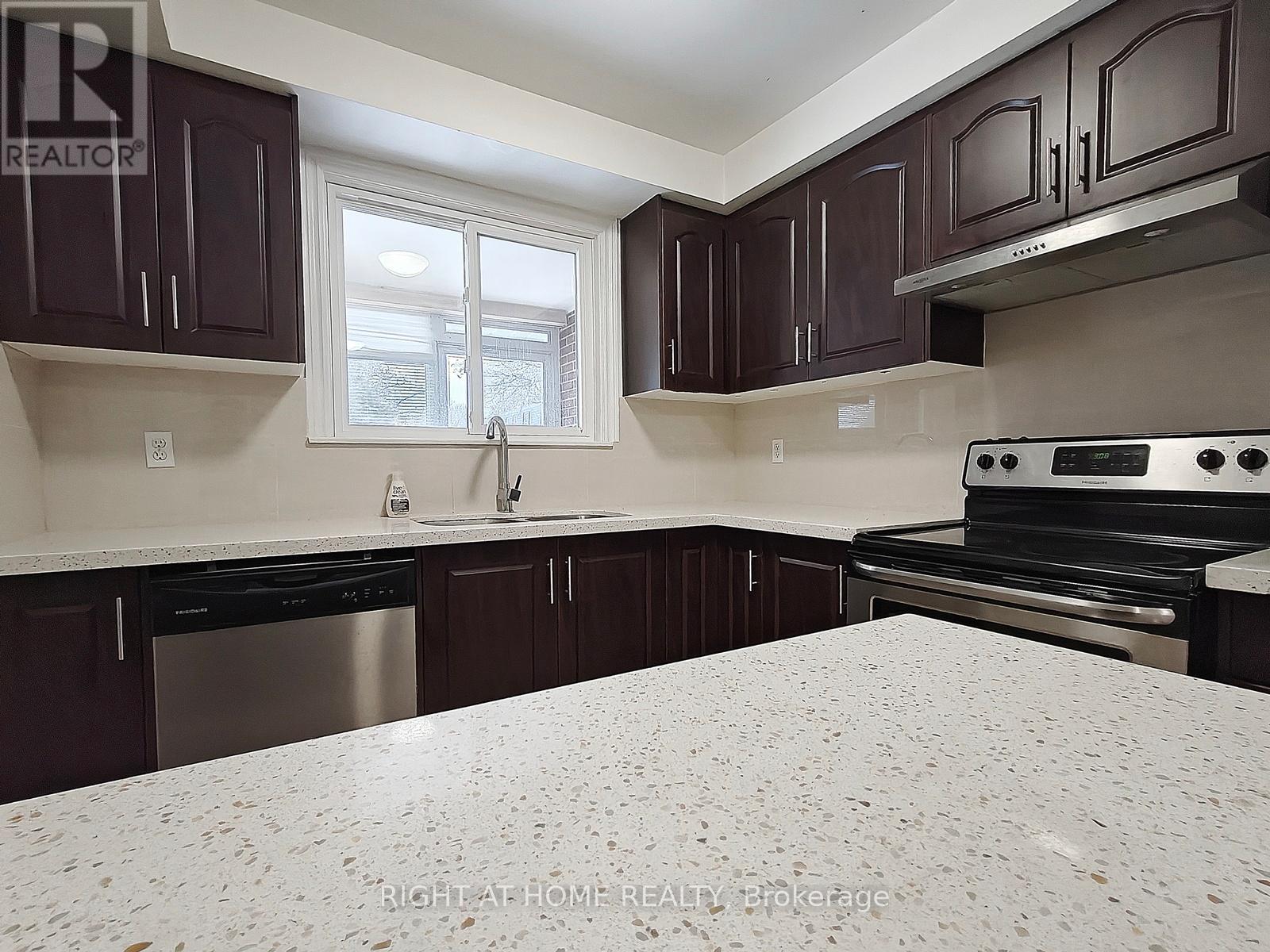 182 Mcnicoll Avenue, Toronto, Ontario  M2N 3K7 - Photo 8 - C12832124