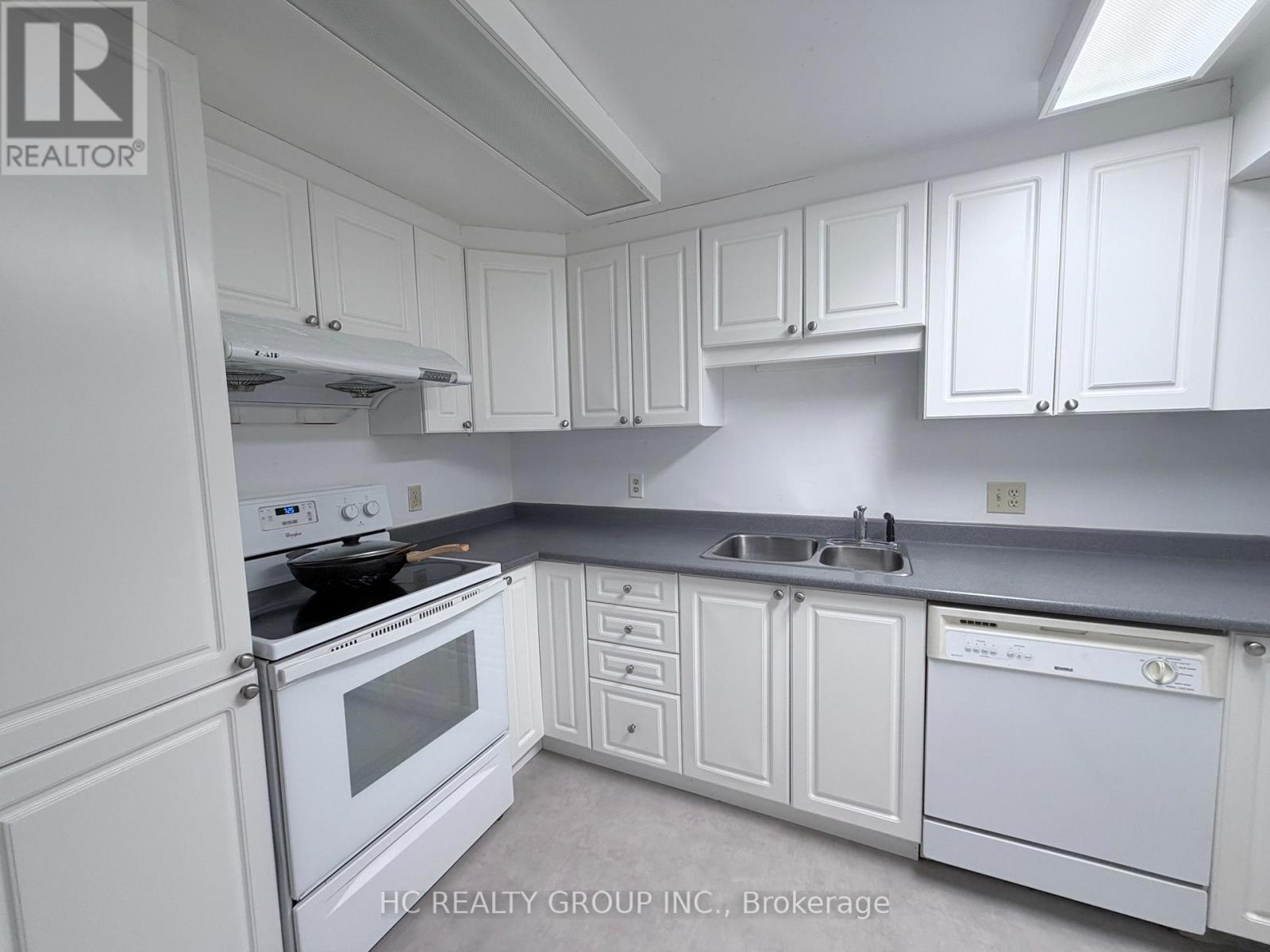 #lower - 17 Cawker Court, Whitby, Ontario  L1N 6S2 - Photo 6 - E12832122