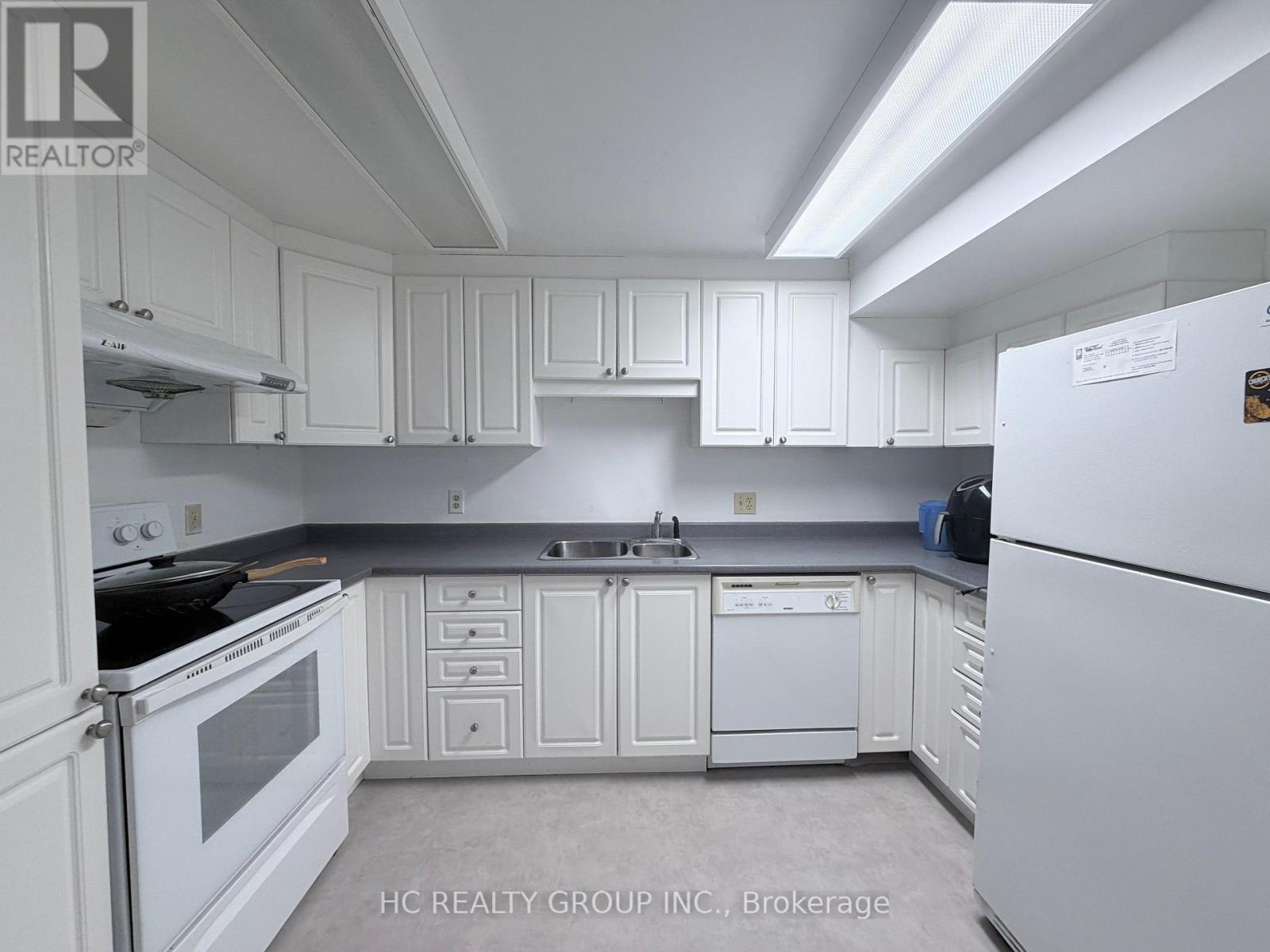 #lower - 17 Cawker Court, Whitby, Ontario  L1N 6S2 - Photo 7 - E12832122