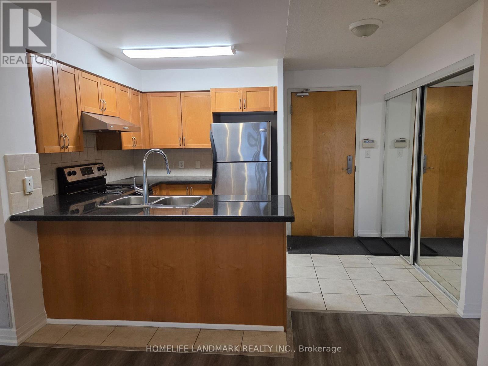 211 - 7363 Kennedy Road, Markham, Ontario  L3R 1G8 - Photo 2 - N12832136