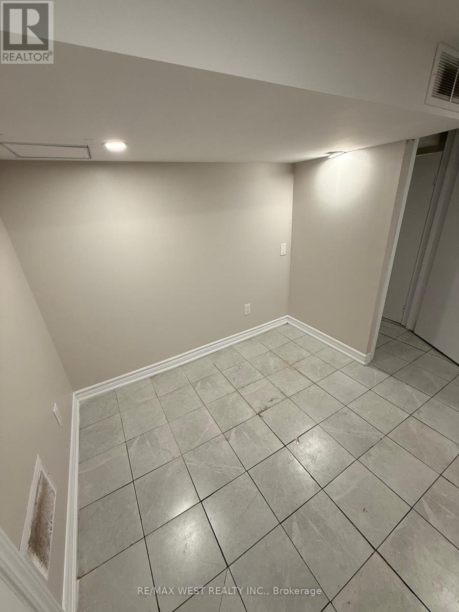 Basement - 6 Byng Avenue, Brampton, Ontario  L6Y 1L1 - Photo 6 - W12832132