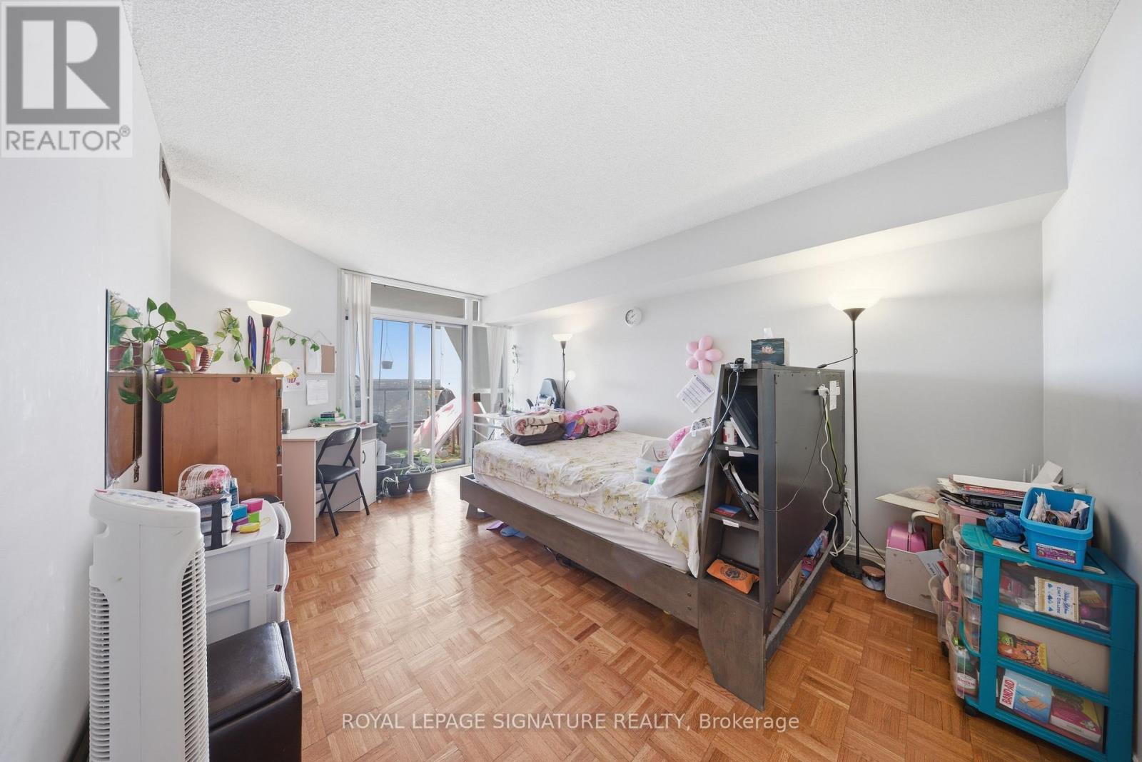 1906 - 3 Rowntree Road, Toronto, Ontario  M9V 5G8 - Photo 10 - W12832134
