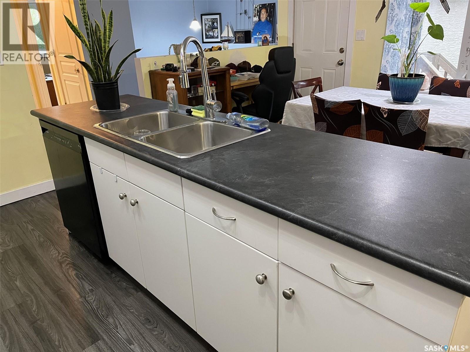 1019 Rae Street, Regina, Saskatchewan  S4T 2B7 - Photo 12 - SK029442