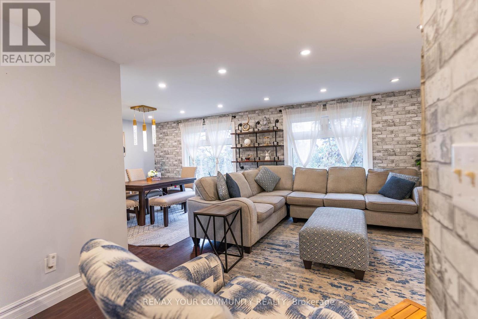 Main - 692 Down Crescent, Oshawa, Ontario  L1H 7Y1 - Photo 4 - E12831622