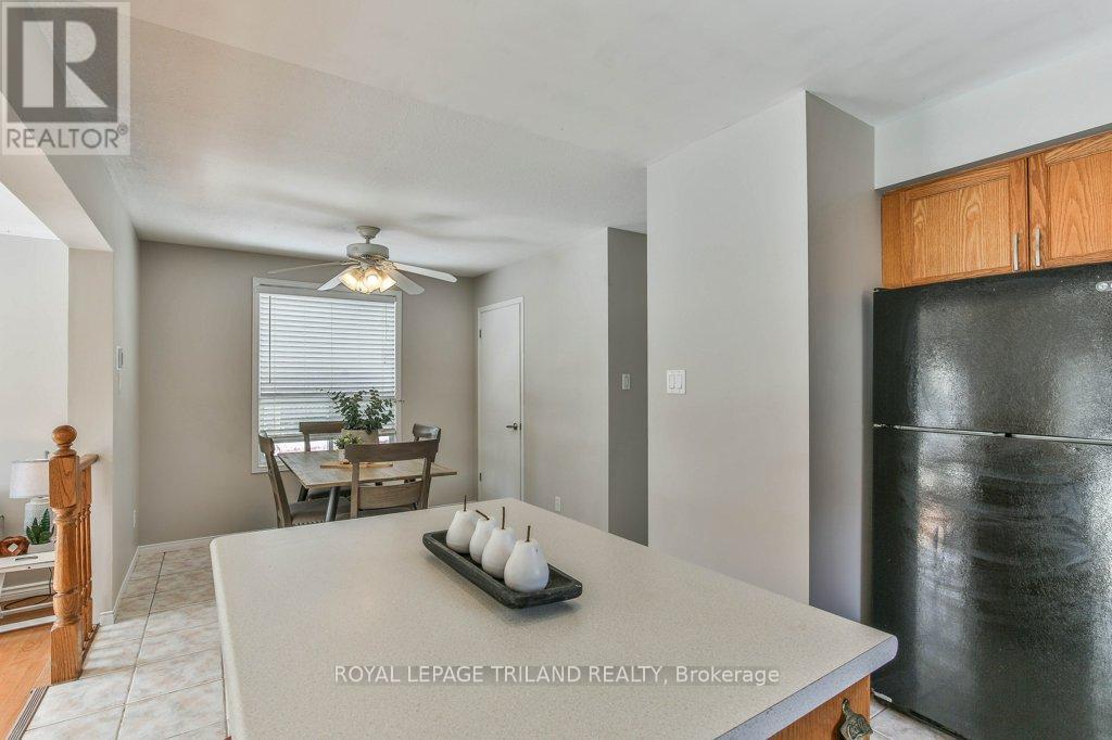 39 Bellrock Crescent, London East, Ontario  N5V 4M6 - Photo 13 - X12832144