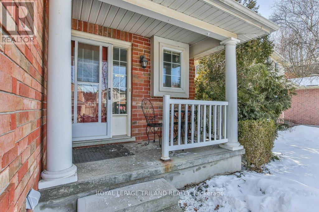 39 Bellrock Crescent, London East, Ontario  N5V 4M6 - Photo 5 - X12832144