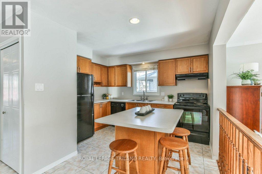 39 Bellrock Crescent, London East, Ontario  N5V 4M6 - Photo 9 - X12832144