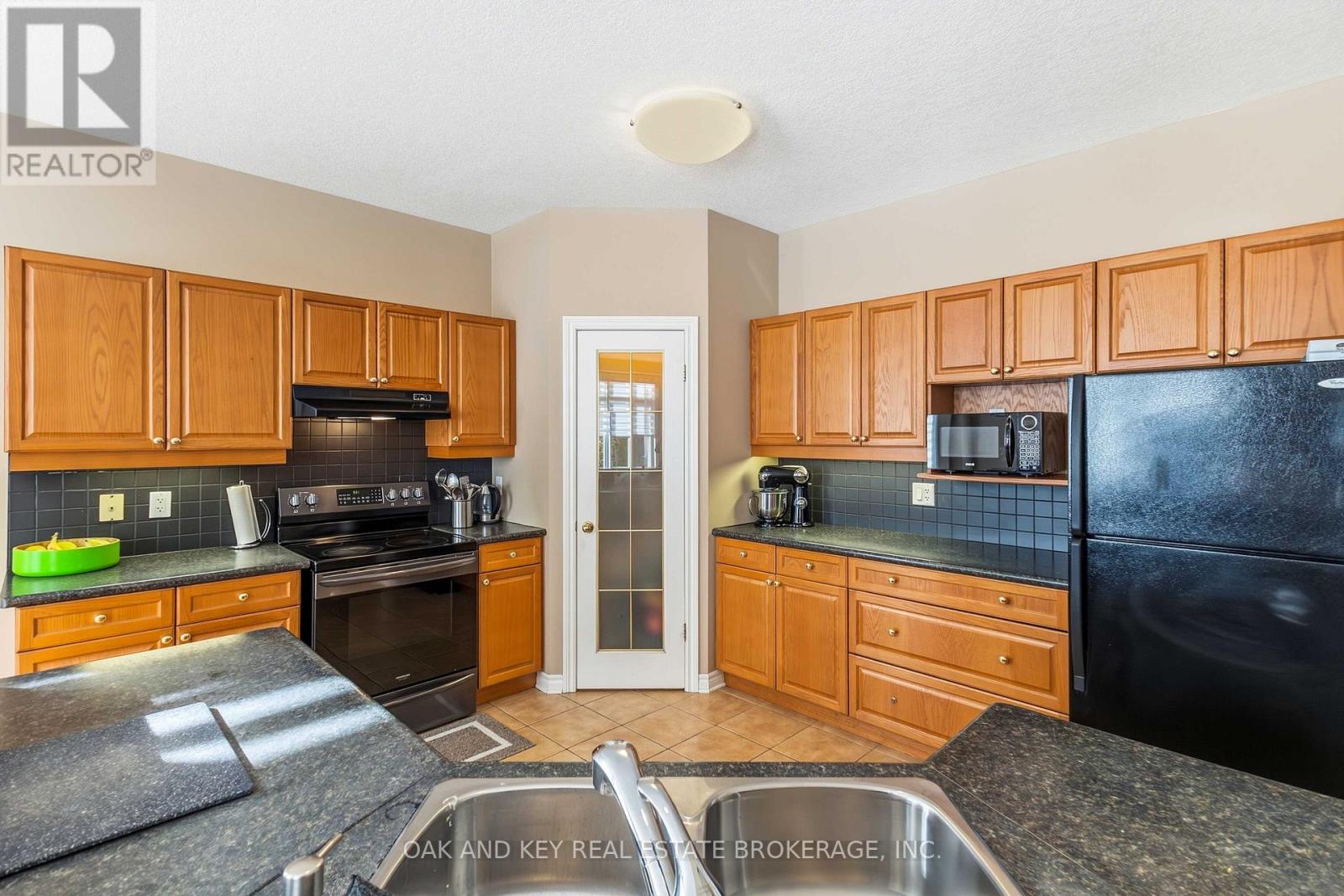 2180 Lilac Avenue, London South, Ontario  N6K 5C5 - Photo 16 - X12832146