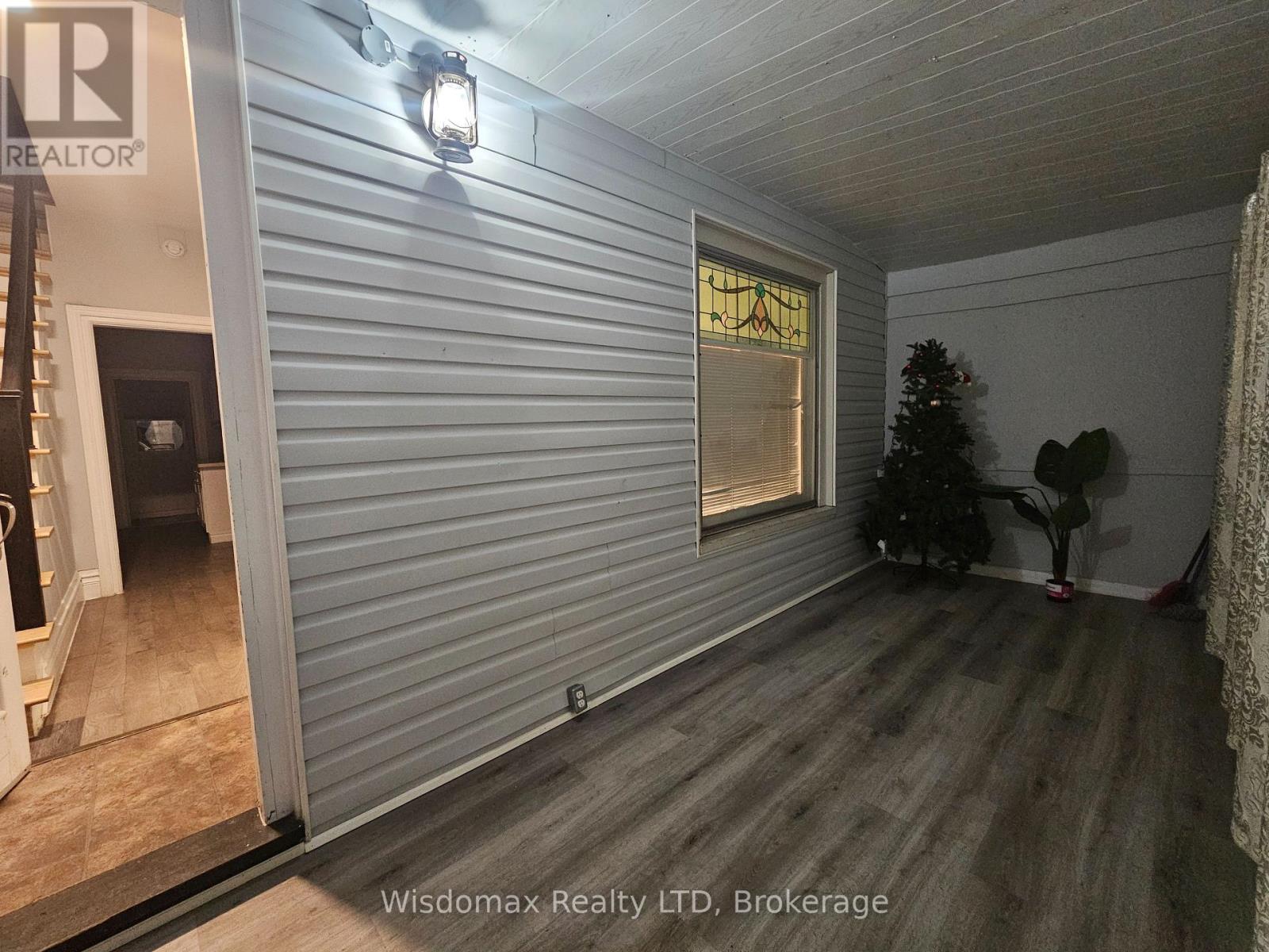 4466 Fourth Avenue, Niagara Falls, Ontario  L2E 4N3 - Photo 3 - X12832184