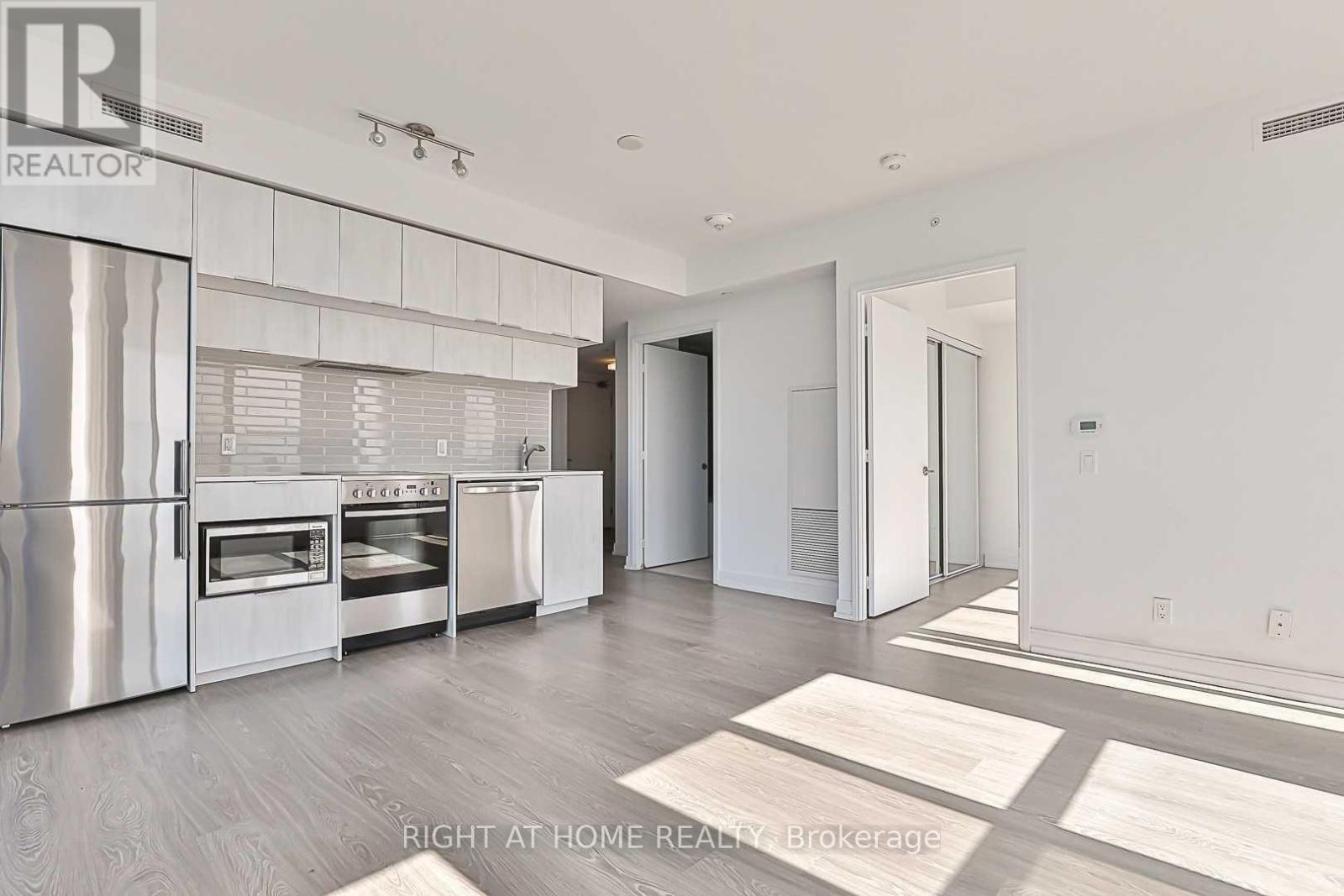 5210 - 181 Dundas Street E, Toronto, Ontario  M5A 0N5 - Photo 5 - C12832140