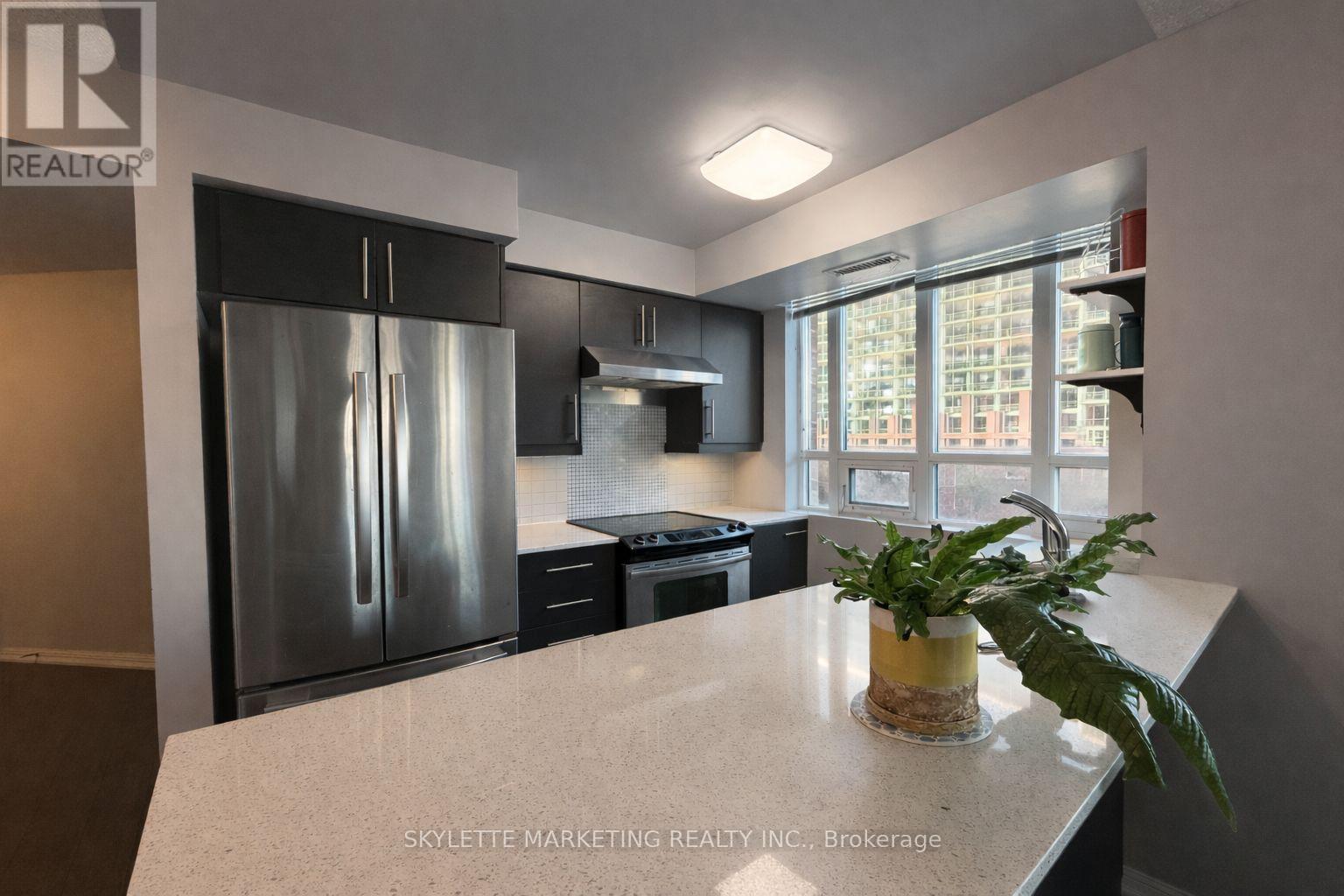 602 - 125 Western Battery Road, Toronto, Ontario  M6K 3R8 - Photo 4 - C12832150