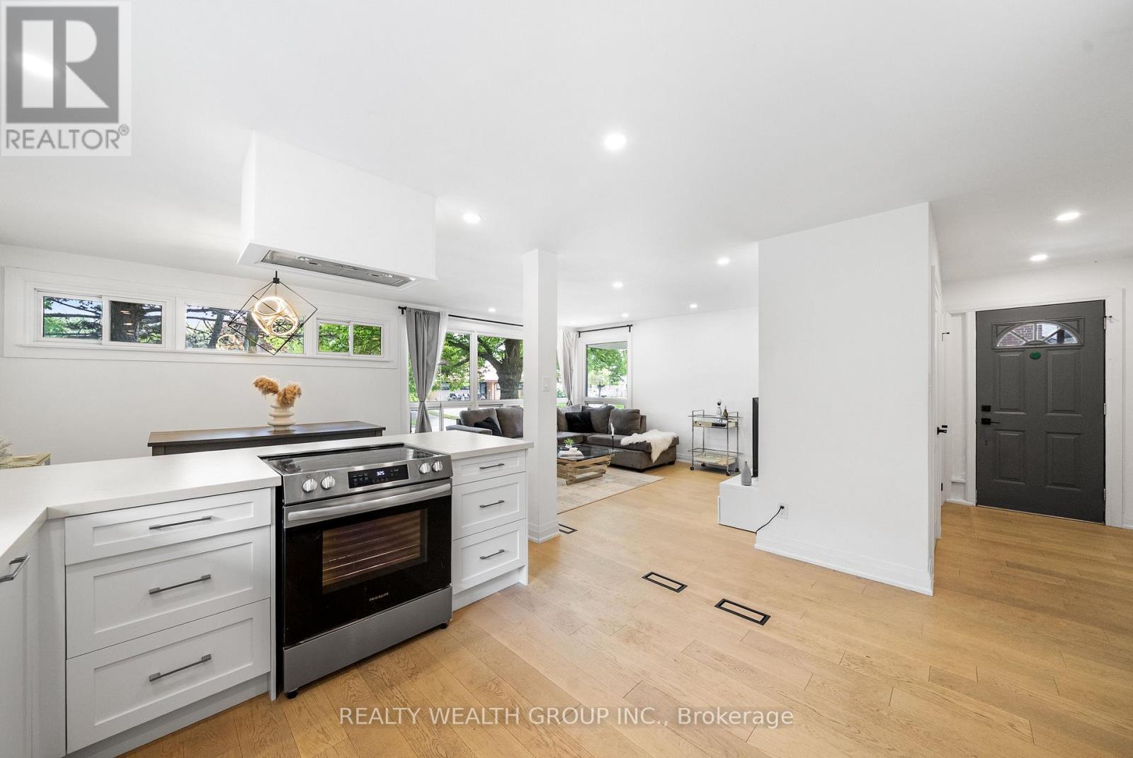 39 Treadgold Crescent, Toronto, Ontario  M3A 1X1 - Photo 11 - C12832198