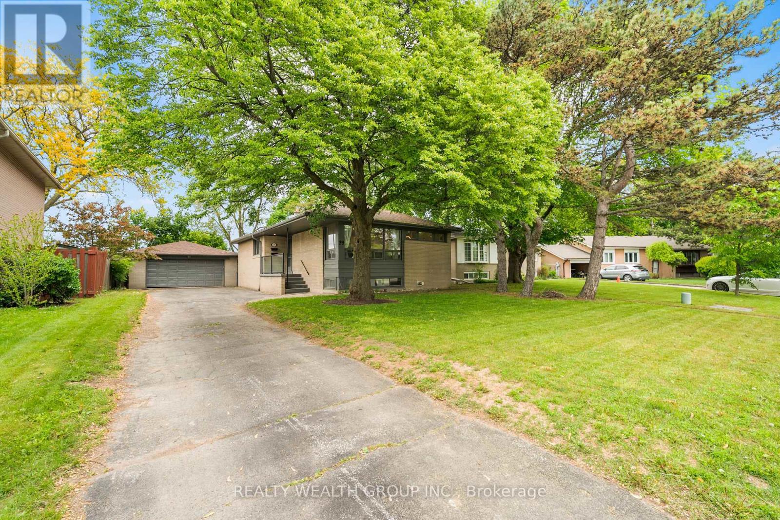 39 Treadgold Crescent, Toronto, Ontario  M3A 1X1 - Photo 2 - C12832198