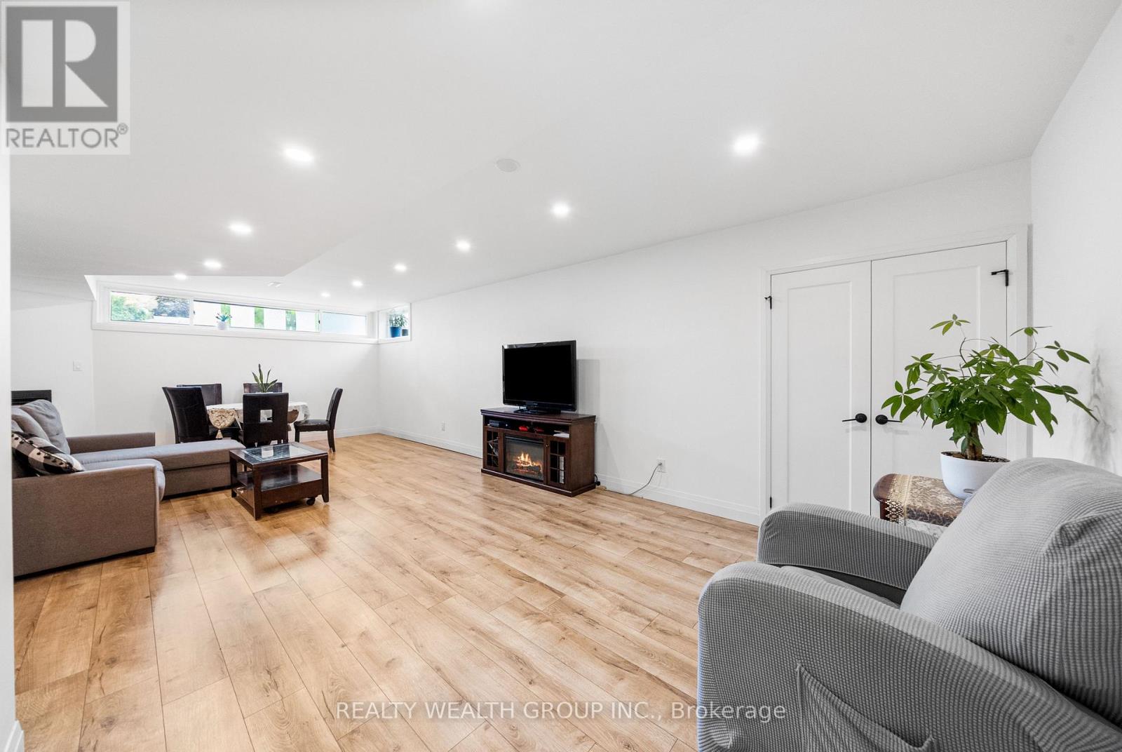 39 Treadgold Crescent, Toronto, Ontario  M3A 1X1 - Photo 25 - C12832198