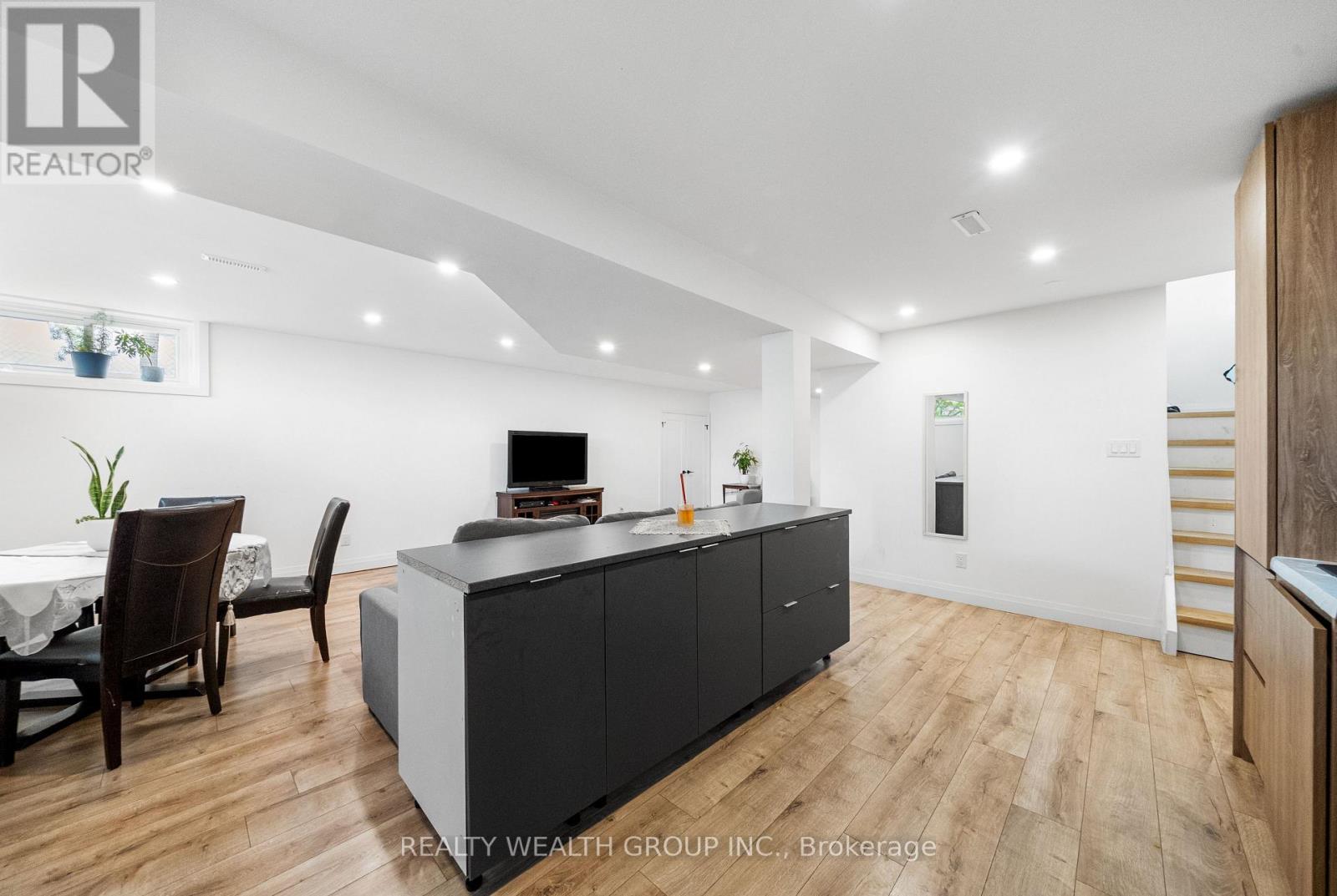 39 Treadgold Crescent, Toronto, Ontario  M3A 1X1 - Photo 33 - C12832198