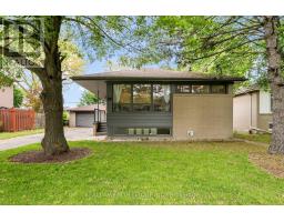 39 TREADGOLD CRESCENT, Toronto, Ontario