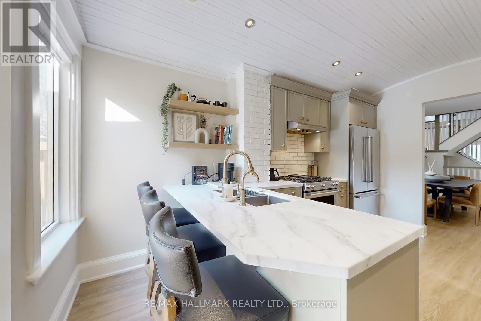 72 Hastings Avenue, Toronto, Ontario  M4L 2L2 - Photo 13 - E12832190