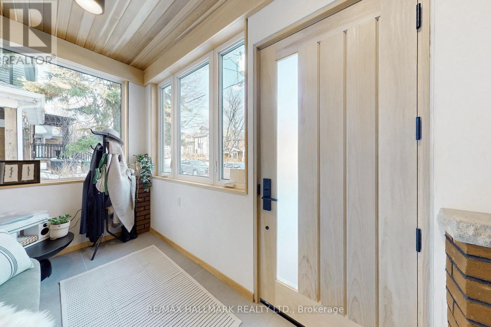 72 Hastings Avenue, Toronto, Ontario  M4L 2L2 - Photo 2 - E12832190