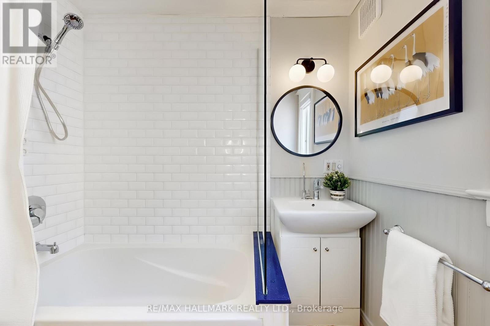 72 Hastings Avenue, Toronto, Ontario  M4L 2L2 - Photo 24 - E12832190